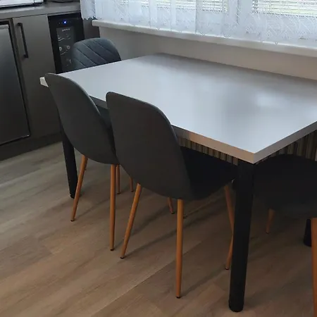 Daire Apartman Velke Losiny